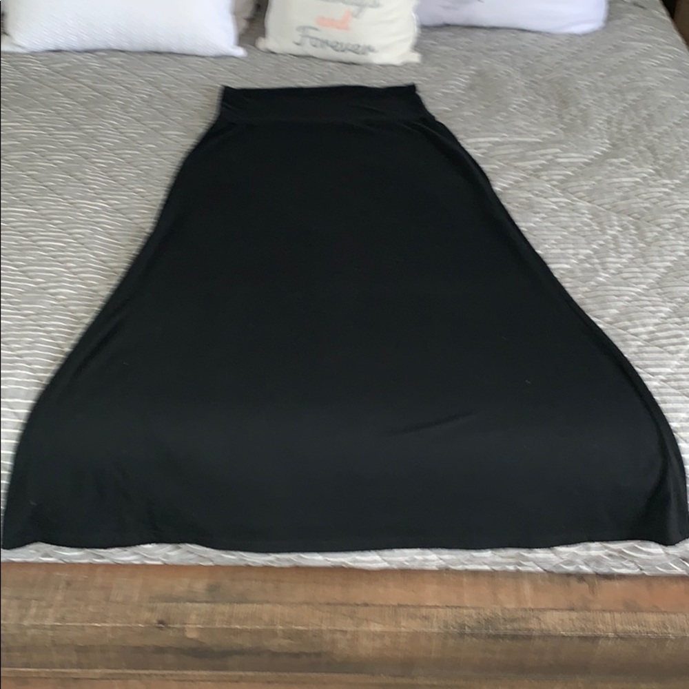 Long black maxi skirt